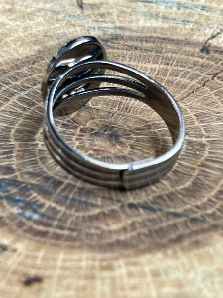 Arisan Crafted Resin Pewter Flower Adjustable Coctail Ring