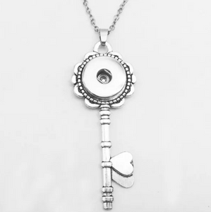 Key Pendant Necklace (1S)